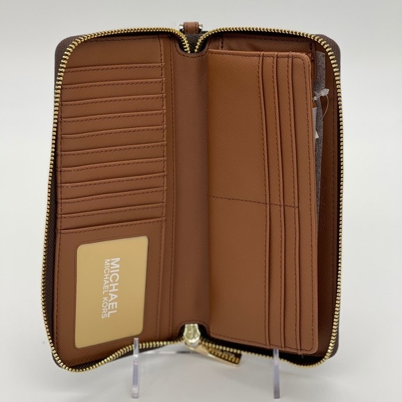 Michael Kors LG Continental Wallet - Picture 3 of 5